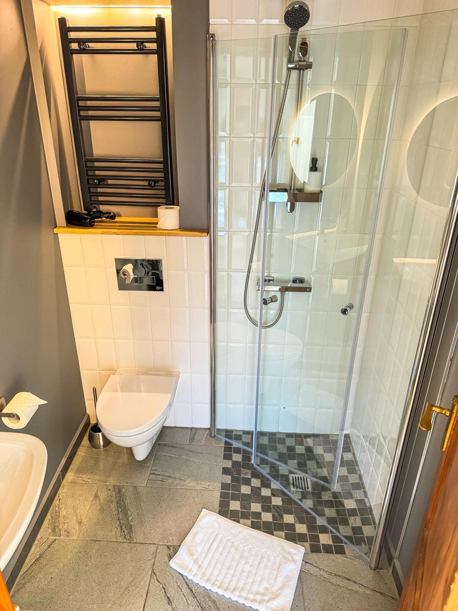 Veldzes Nams Hotel Ventspils Eksteriør billede