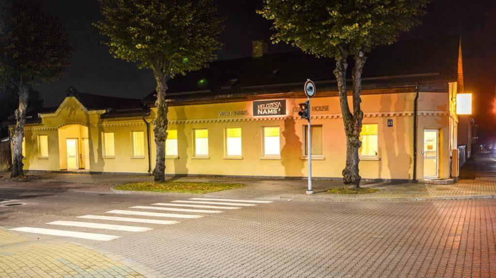 Veldzes Nams Hotel Ventspils Eksteriør billede